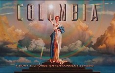 Логотип «Warner Brothers» и «Columbia Pictures»